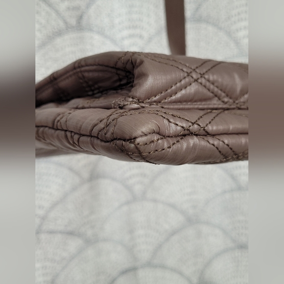 Baggallini Rose Pink Metallic Quilted Crossbody "For Life's Journey" - Picture 5 of 15